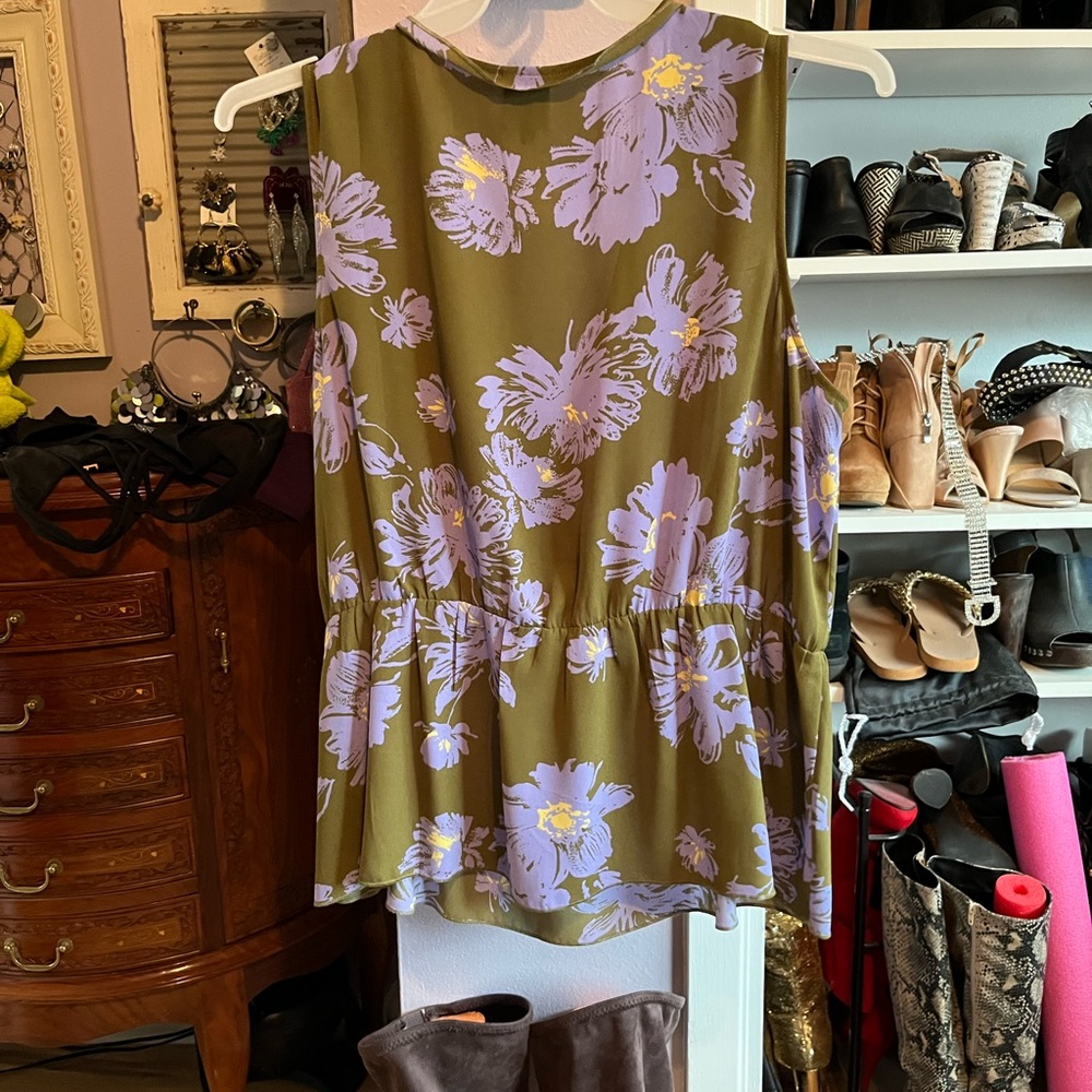 Cabi blouse, NWOT, never worn - Picture 3 of 7